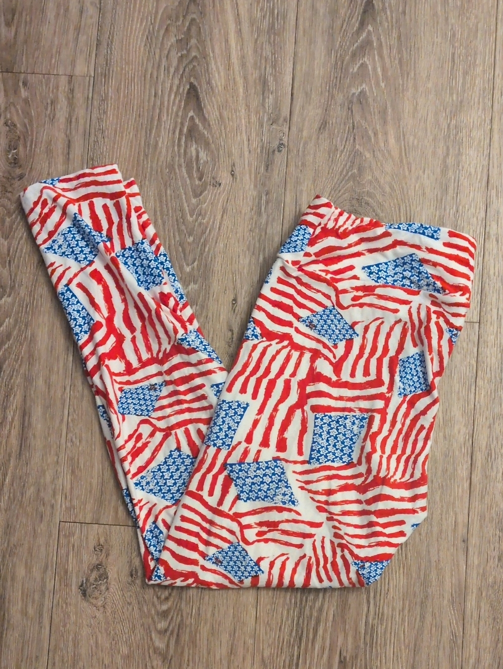 Lularoe Red & Blue Flag Print Leggings (Tall And Curvy)